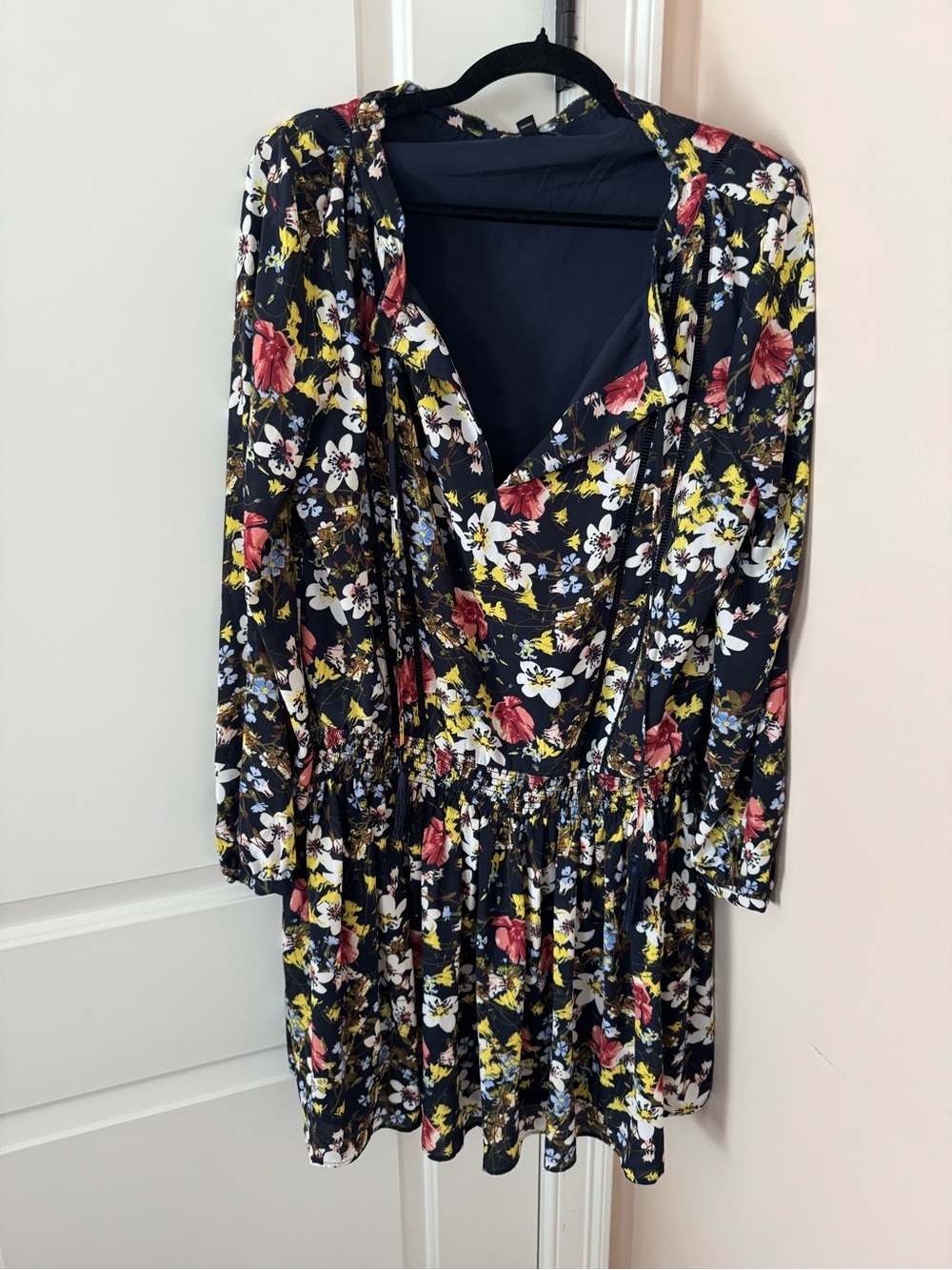 Banana Republic Navy Floral V-Neck Long Sleeve Dress